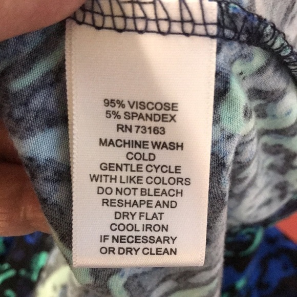 Cable & Gauge Women’s Tunic Top L Blue Green Swing Style Buttons in Back Soft - Picture 8 of 10